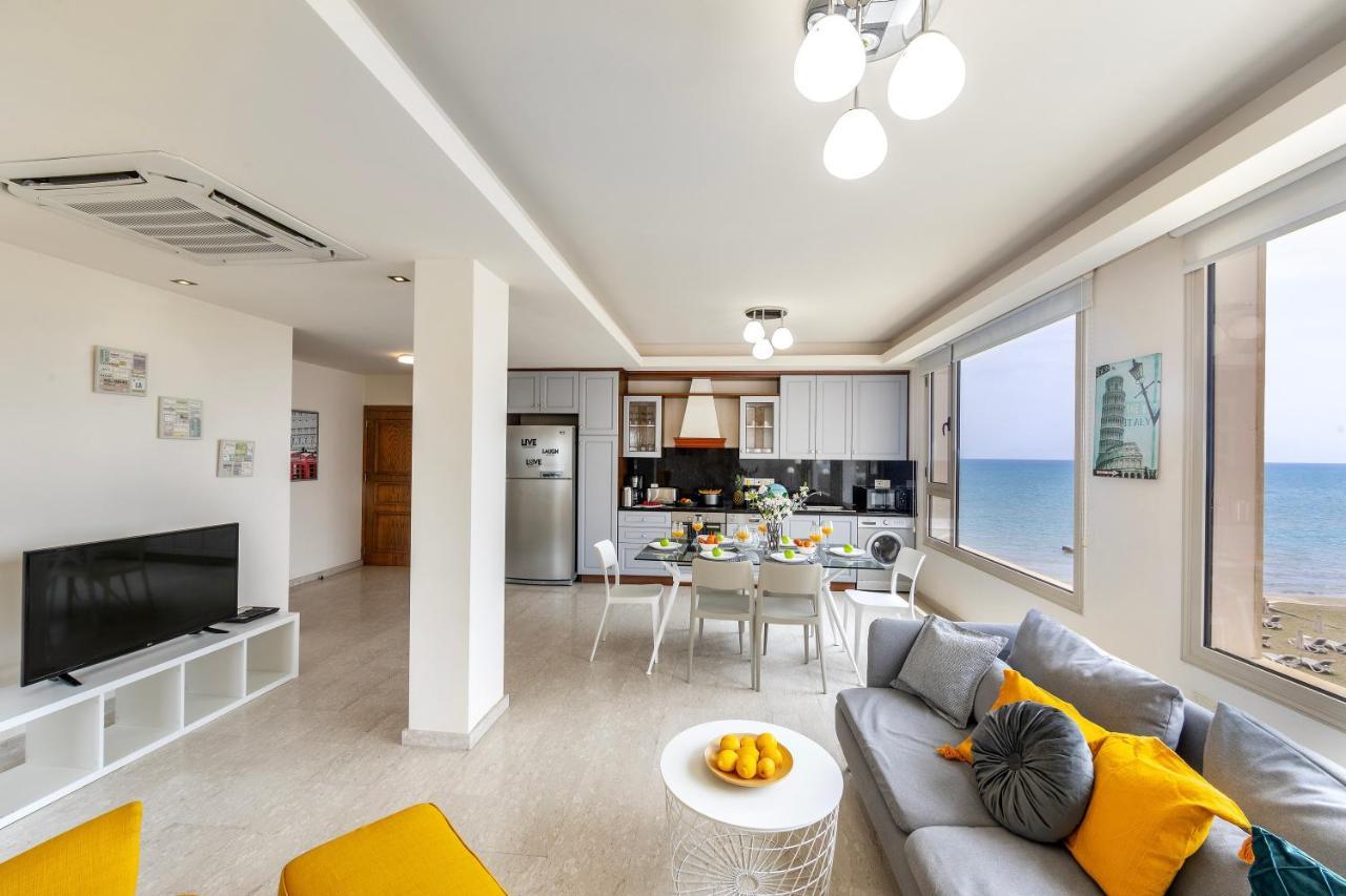 Mackenzie Beachfront Eftyhia Suite Larnaca Luaran gambar