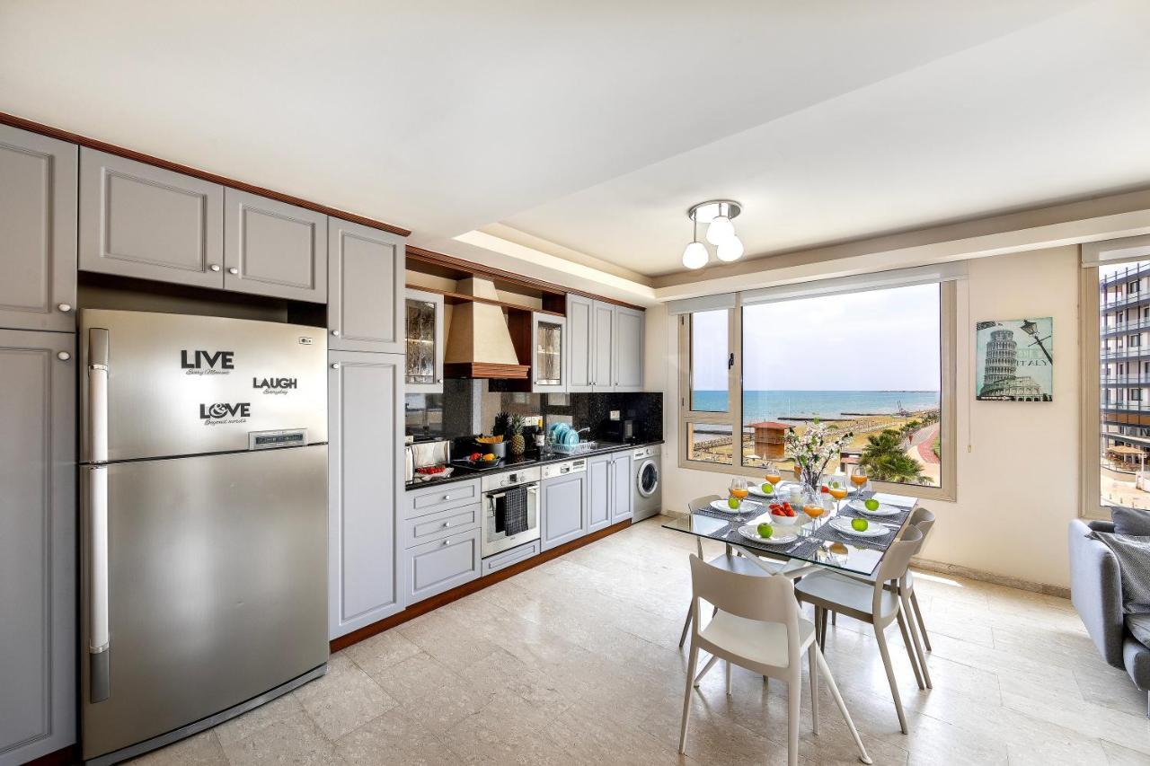 Mackenzie Beachfront Eftyhia Suite Larnaca Luaran gambar