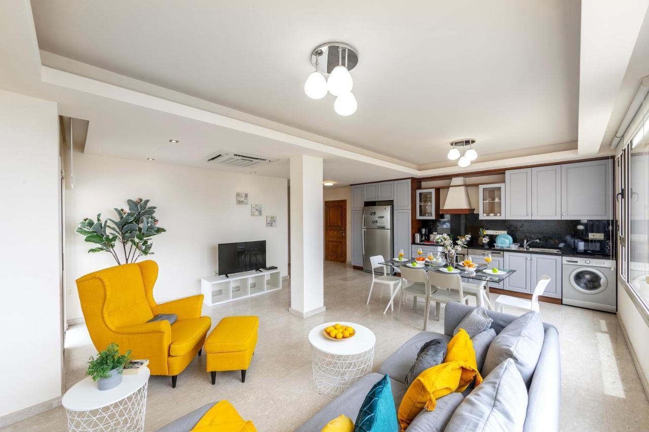 Mackenzie Beachfront Eftyhia Suite Larnaca Luaran gambar