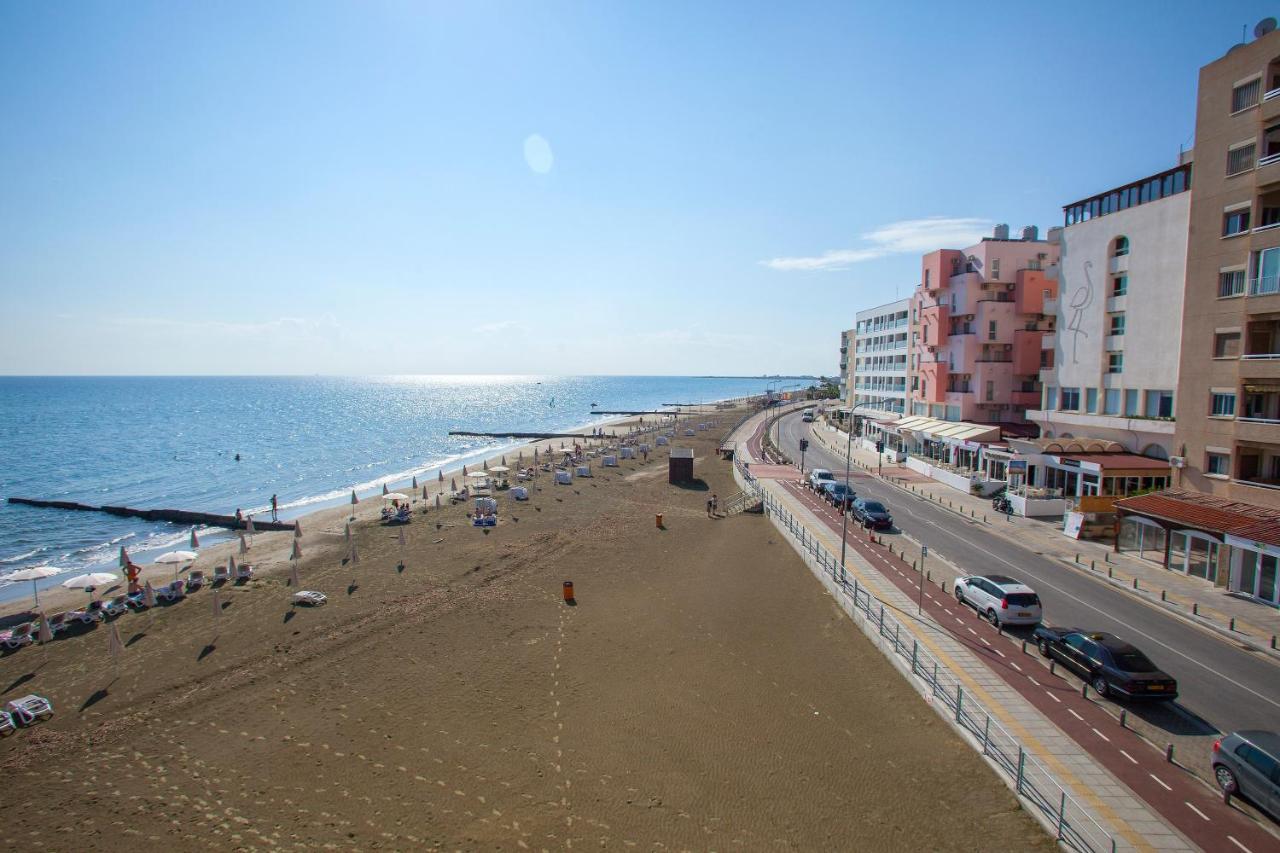 Mackenzie Beachfront Eftyhia Suite Larnaca Luaran gambar