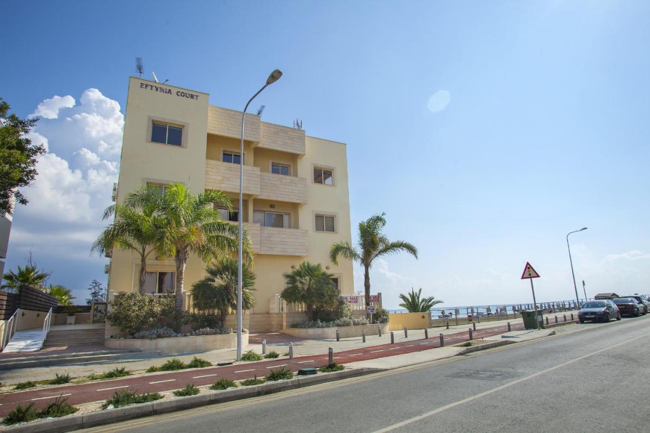 Mackenzie Beachfront Eftyhia Suite Larnaca Luaran gambar